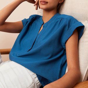 Banana Republic XS NWT Shibori Blue Popover Top